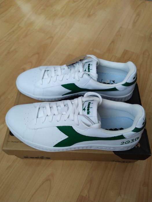 Vând adidași Diadora