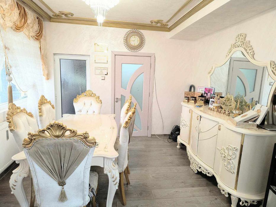 Продава се Четиристаен апартамент в Разград, Васил Левски - 100 кв.м за 1600 €/кв.м - Снимка #6