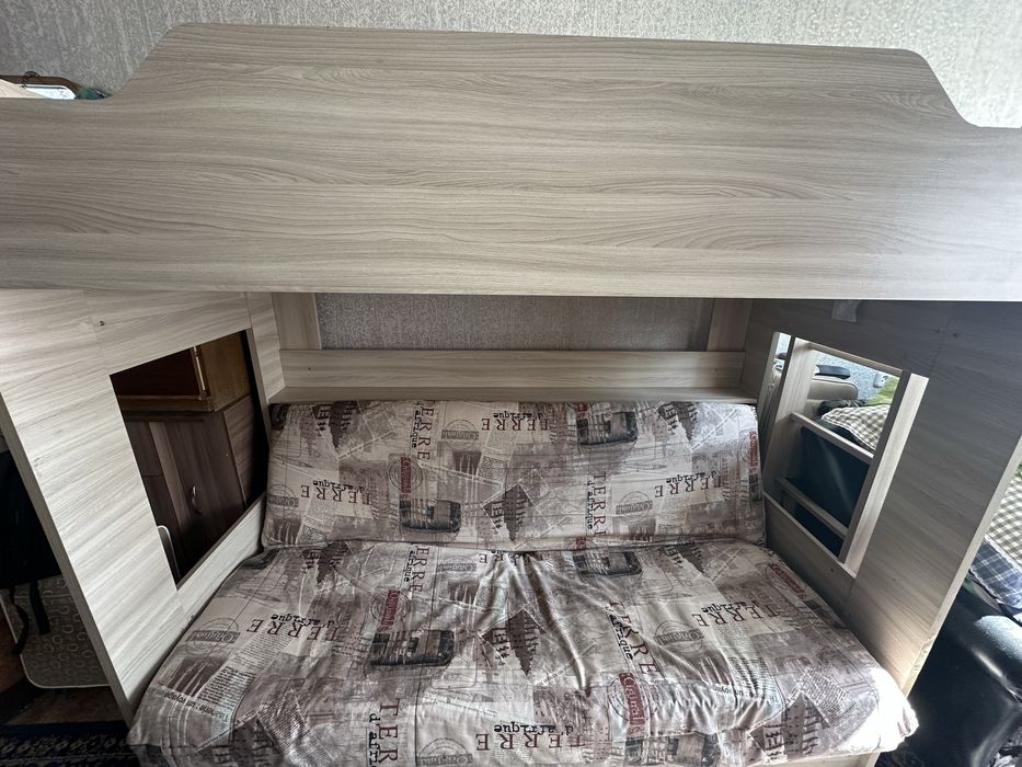 Двухярусная кровать