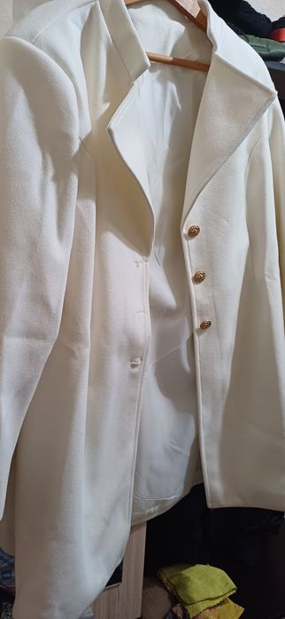 Дамско палто слонова кост