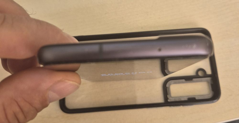 Продавам Samsung Galaxy S21 FE с 128GB вградена памет и 6GB RAM.