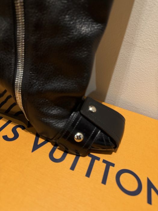 Продавам оригинални ботуши Louis Vuitton