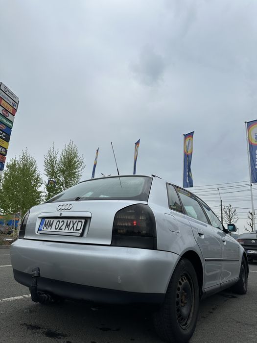 Audi A3 8L in 4 usi.