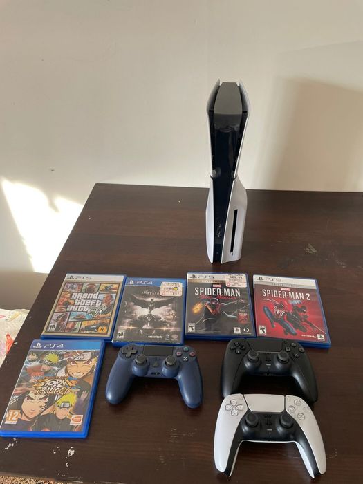 PS5 + ps plus с 3 джойстика + диски