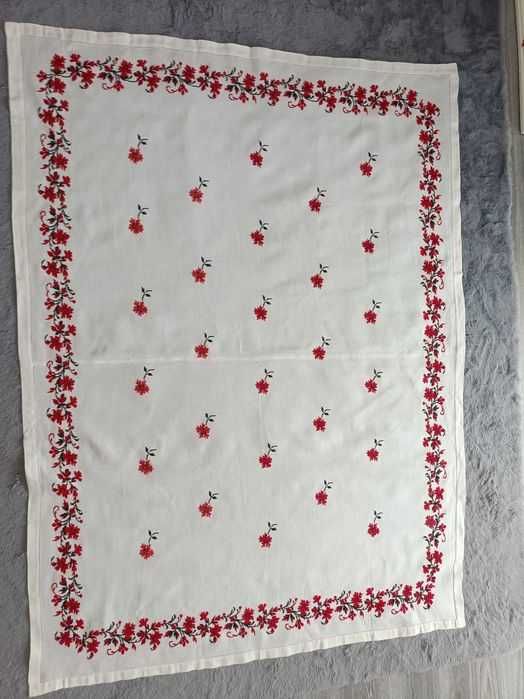 Porturi naționale broderii + o icoană brodată cadou
