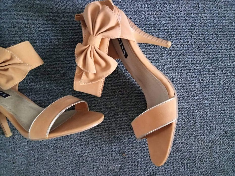 Сандали  на ток със панделка 38 номер