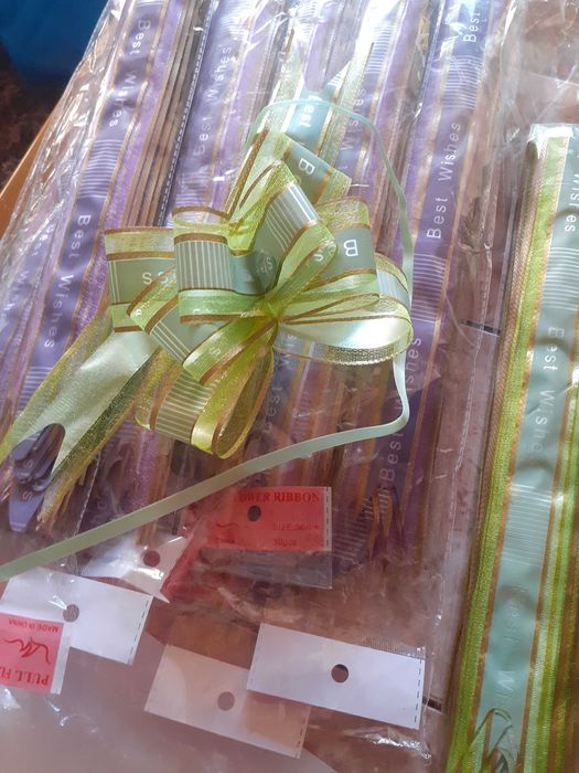 Банты сборные для украшения подарков.