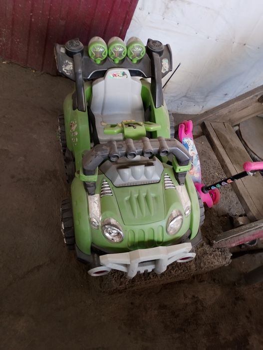 Продам детскую машину