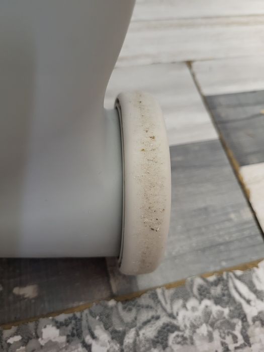 Продавам столче за хранене