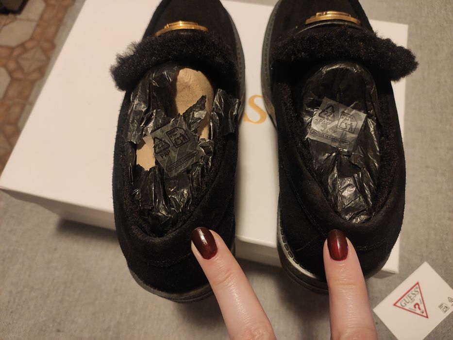 Mocasini piele întoarsă GUESS noi in cutia originală