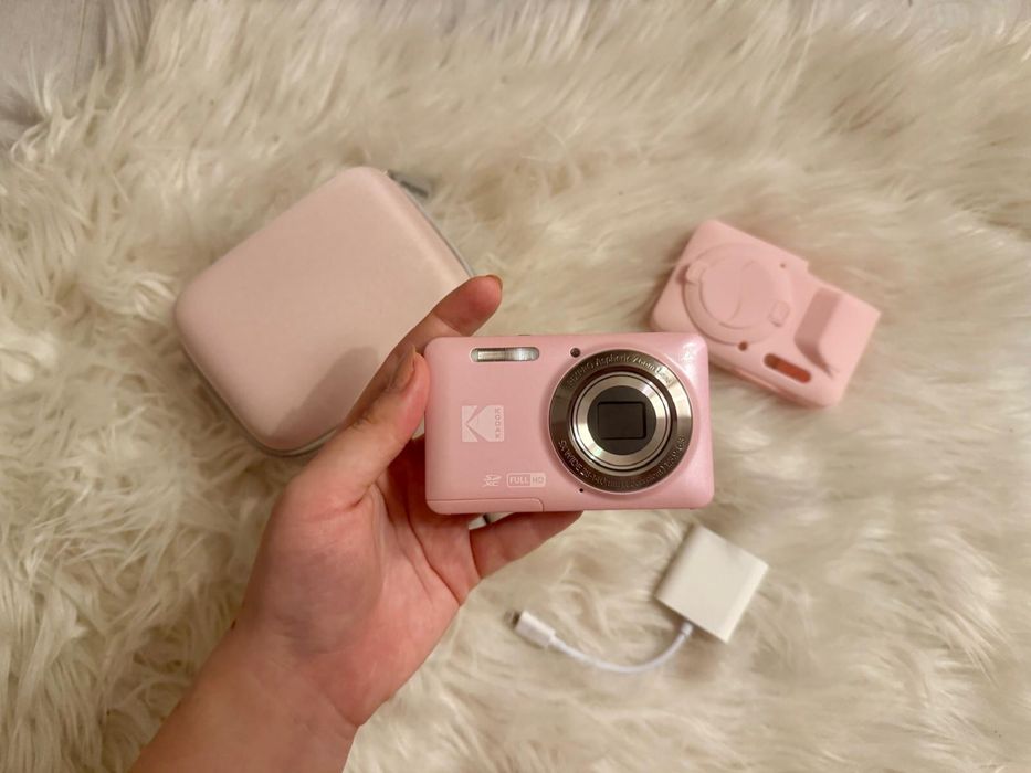 Aparat foto Kodak Pixpro FZ55 roz + accesorii