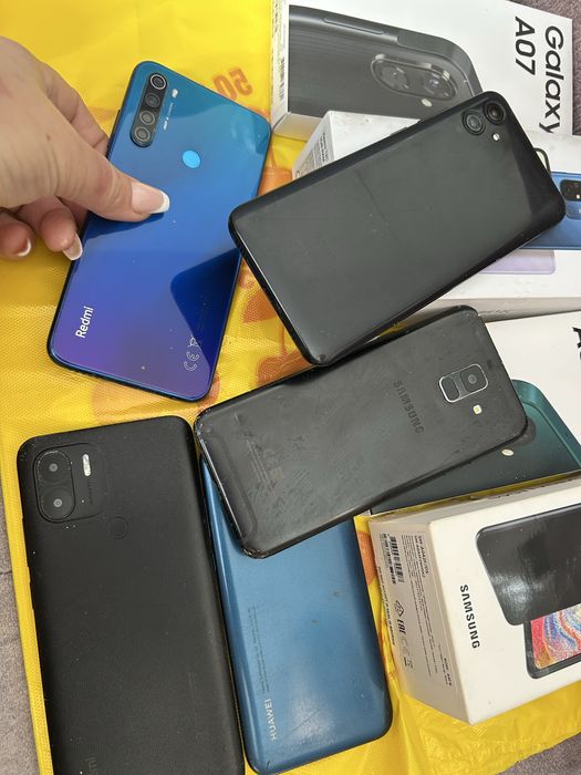 Продам б/у телефон  на запчасти