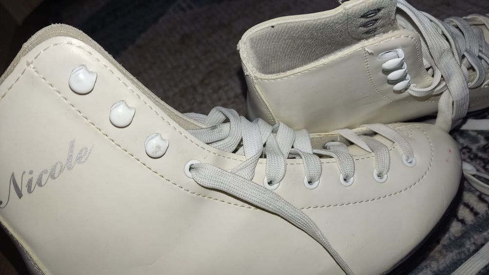 Коньки фирменные Nicol