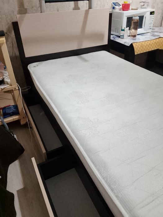 Кровать полуторка .