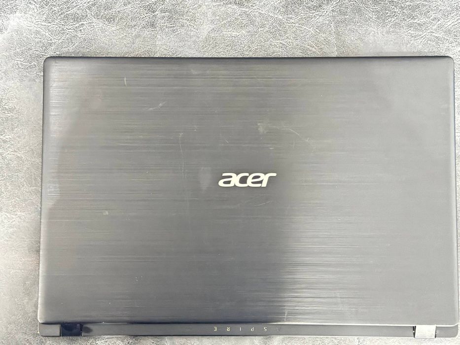 Ноутбук сотилади