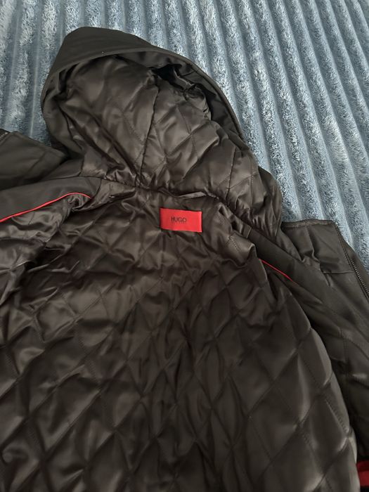 Geaca H u g o B o s s, noua ,marime 48 ,M