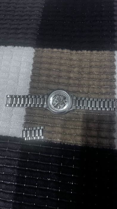 Продаю часы серебро