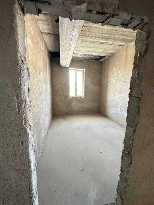 Сахарная больница рупарасида 3хоналик 7каватда  сотилади 
Янги Элитный