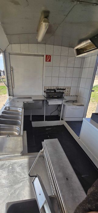 Продавам Бизнес- Каравана за бързо хранене