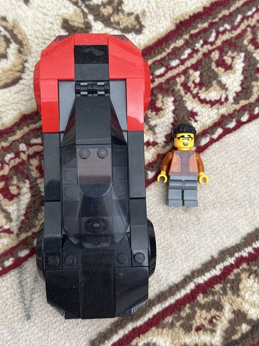 LEGO тачка красная