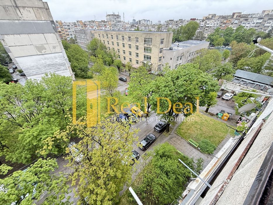 Продава се Двустаен апартамент в София, Света Троица - 65 кв.м за 1235 €/кв.м - Снимка #2