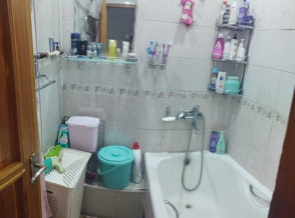 Срочно 3 комнатная квартира не далеко от Рисового базара (Бакалея)