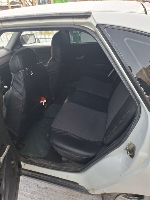 Приора белого цвета 2013 года