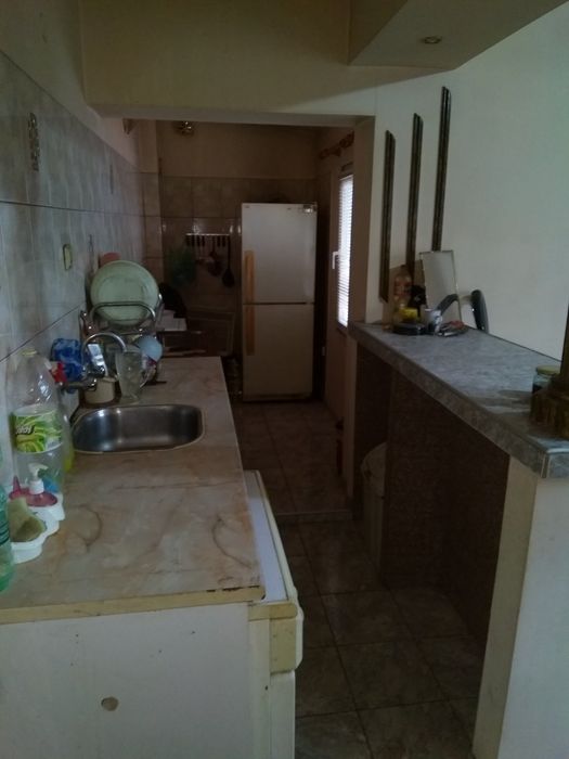 Продавам етаж от къща в Асеновград!