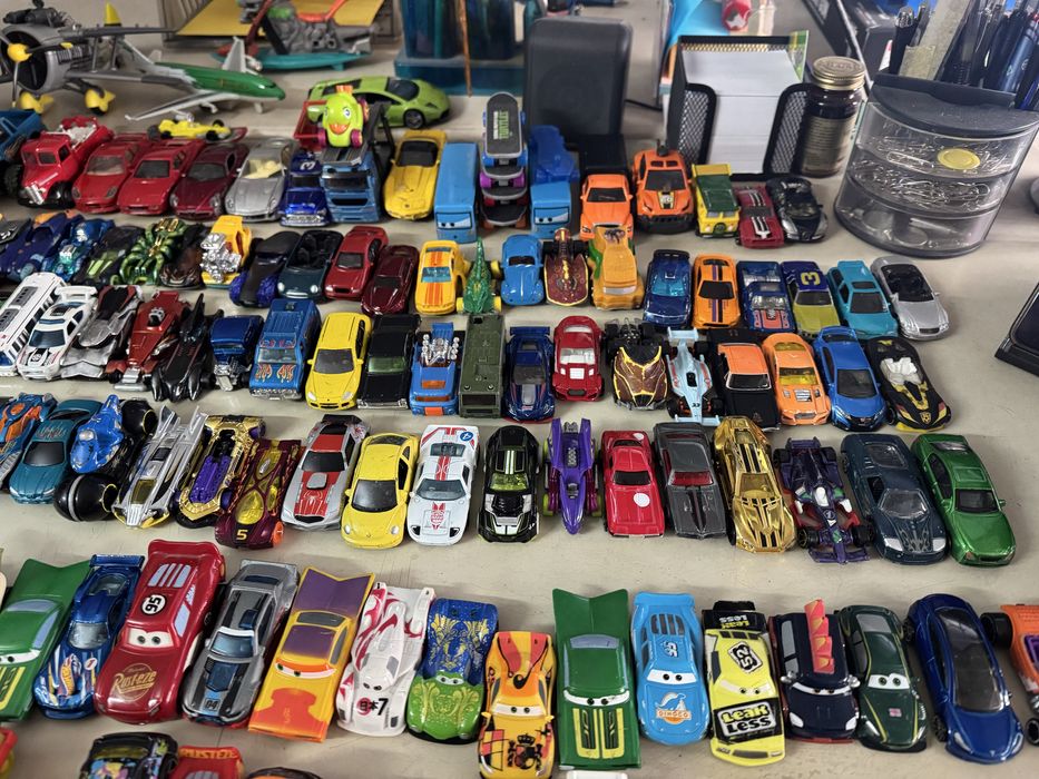 Vind colectie de masinute metalice