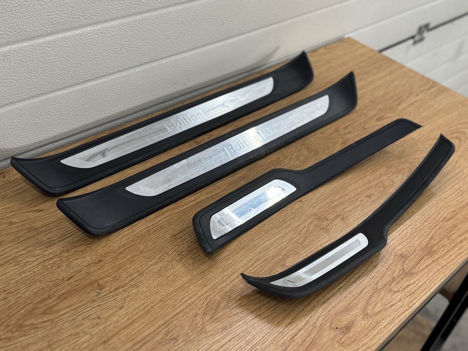 вътрешни прагове/лайсни “Individual” и  “///М” за бмв Е90/Е91