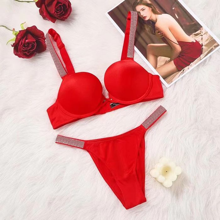 Costum de baie Victoria Secret's pentru femei  !