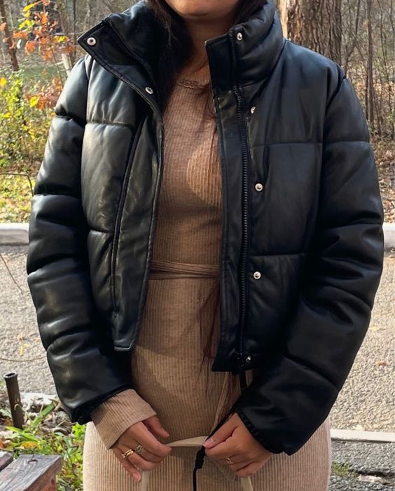 Продам весеннюю куртку 42 размер