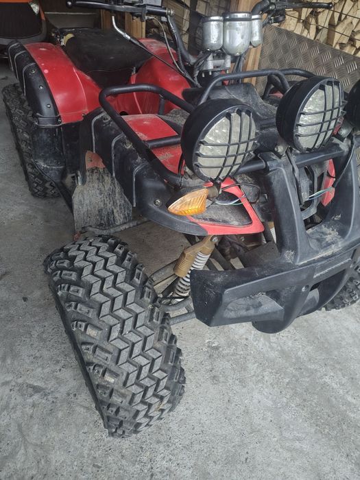 Vând ATV Hummer 250