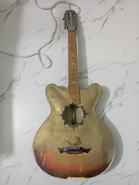 Гитара 6 струнная