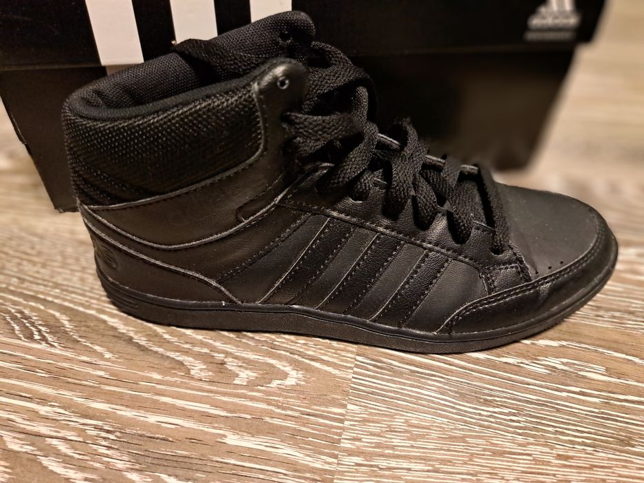 Маратонки Адидас 37,5