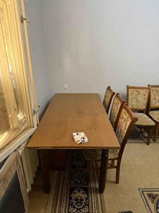 Продаю стол и 4 стула
