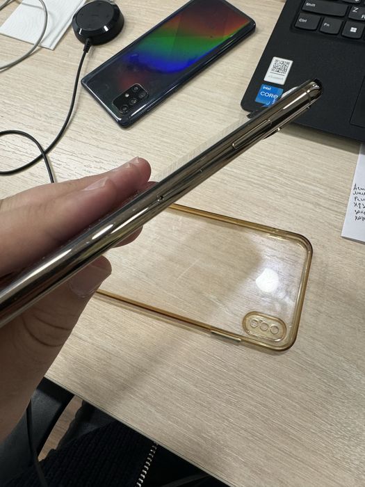 Продам iphone XS MAX