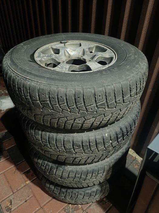 Продам диски с резиной R 15