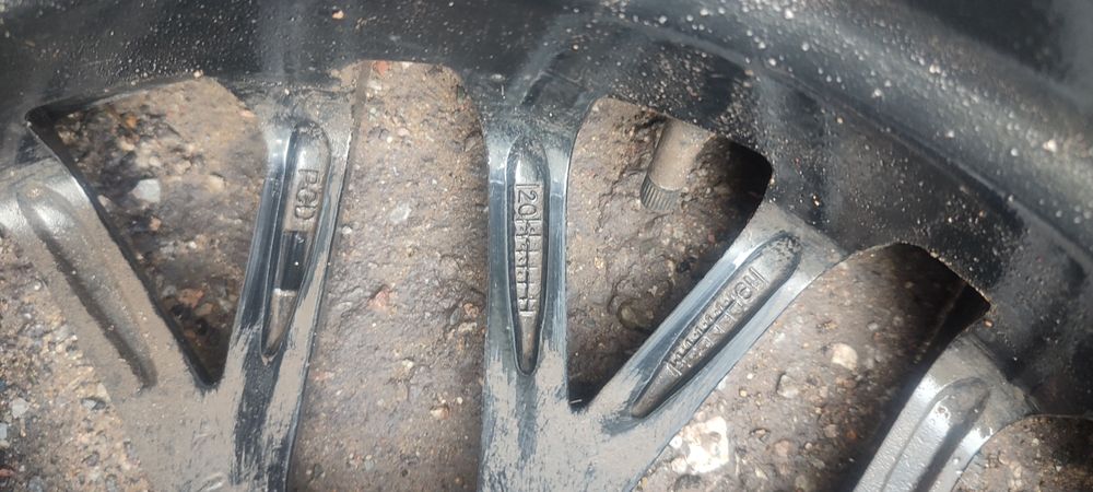 Продам диски R17 с резиной