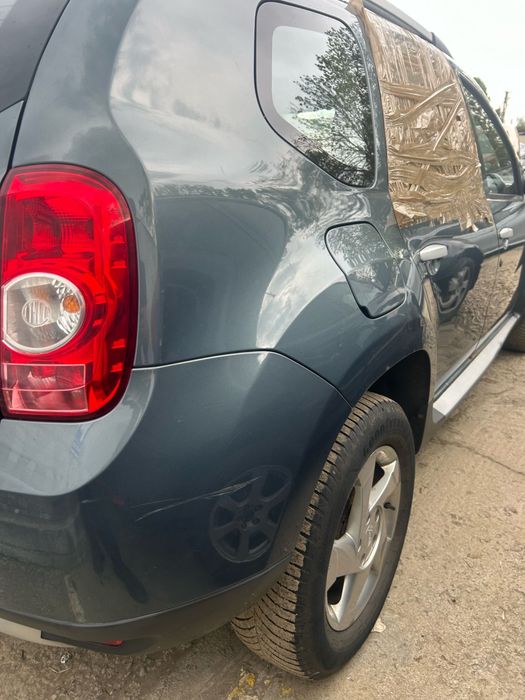 Aripă dreapta spate Dacia Duster