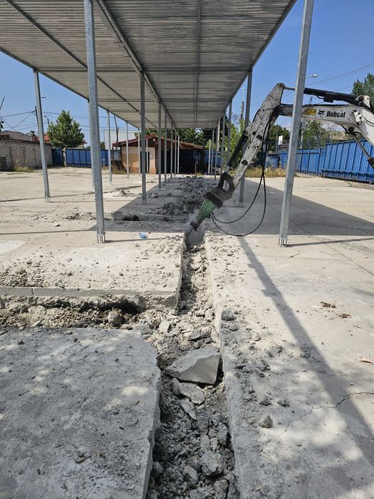 Demolari Constructii case hale , sapaturi Fundatii