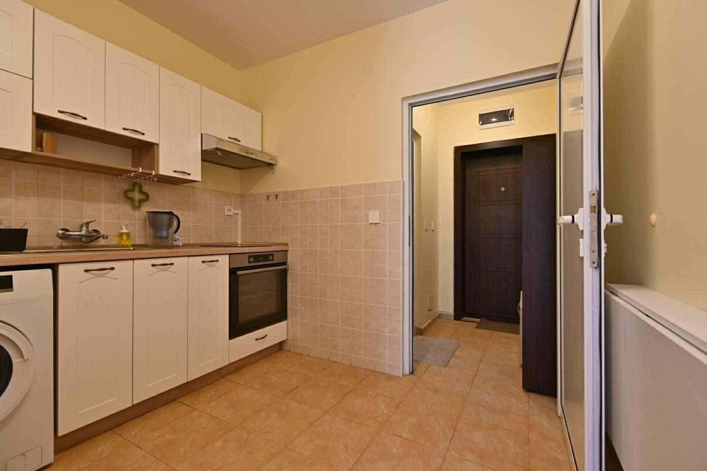Дава се под наем Двустаен апартамент в София, Център - 60 кв.м за 488.58 € - Снимка #2