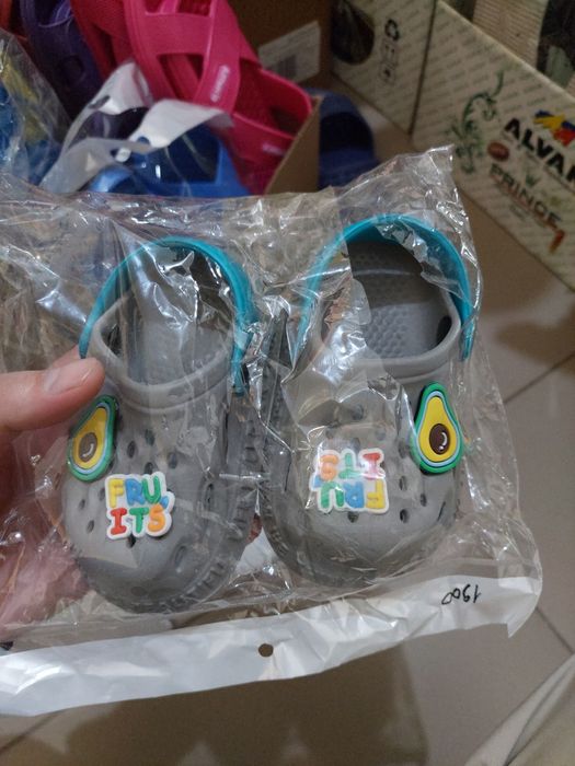 Детские шлепки кроксы