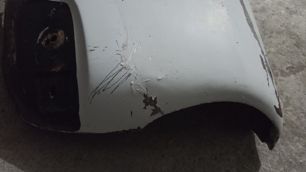 Aripi față Dacia 1300