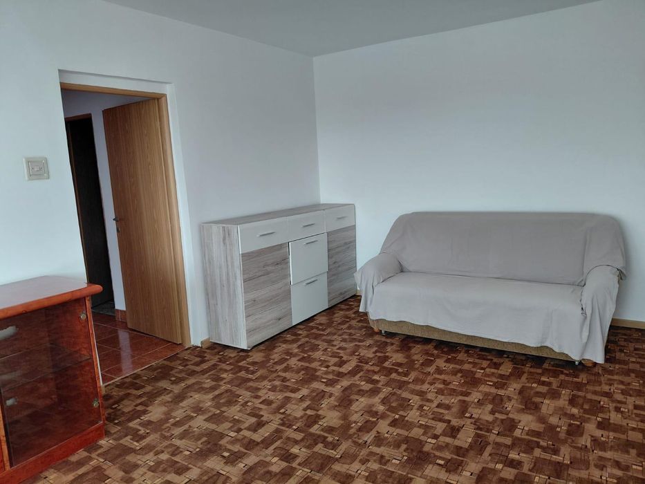 Inchiriez apartamen 2 camere