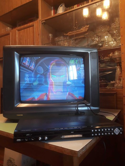 Телевизор "TOSHIBA"