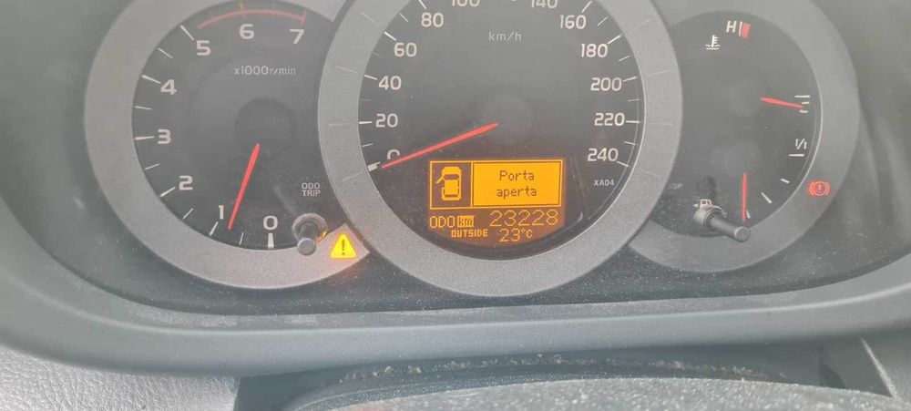 Тойота РАВ 4  2.2 D  2АDFTV 2006 г.   – само на части