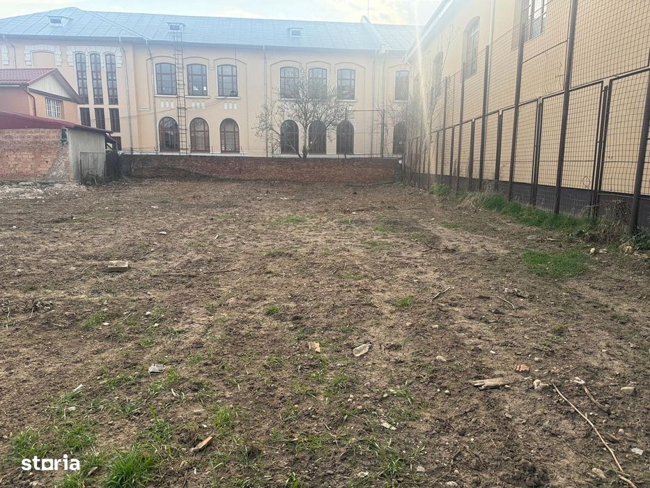 Vanzare teren 1111 mp+constructii, Targoviste, Liceul Carabela