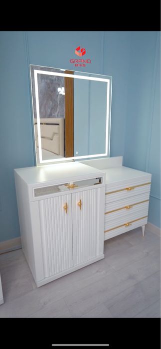 Спальный гарнитур почти новый