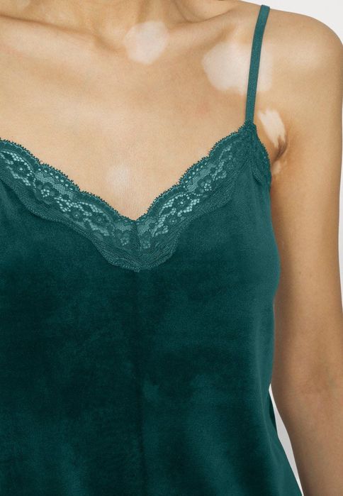 NOU! Maiou catifea Hunkemöller, cu eticheta.